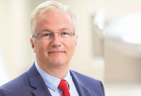 Digitalization is Redefining Manufacturing for the Healthcare Industry